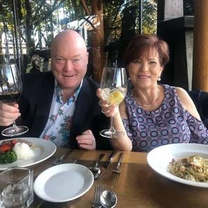 Meet your Posher, Robin